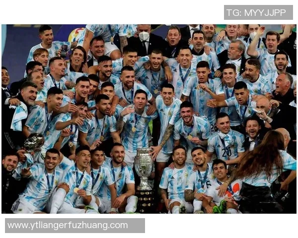 10月10日足球明星盛典回顾与精彩瞬间盘点