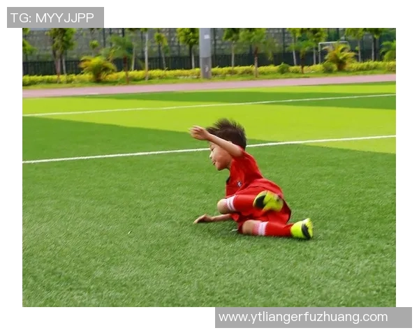 绰号小烟枪的足球明星如何在绿茵场上展现独特魅力与风采 绰号小烟枪的足球明星如何在绿茵场上展现独特魅力与风采